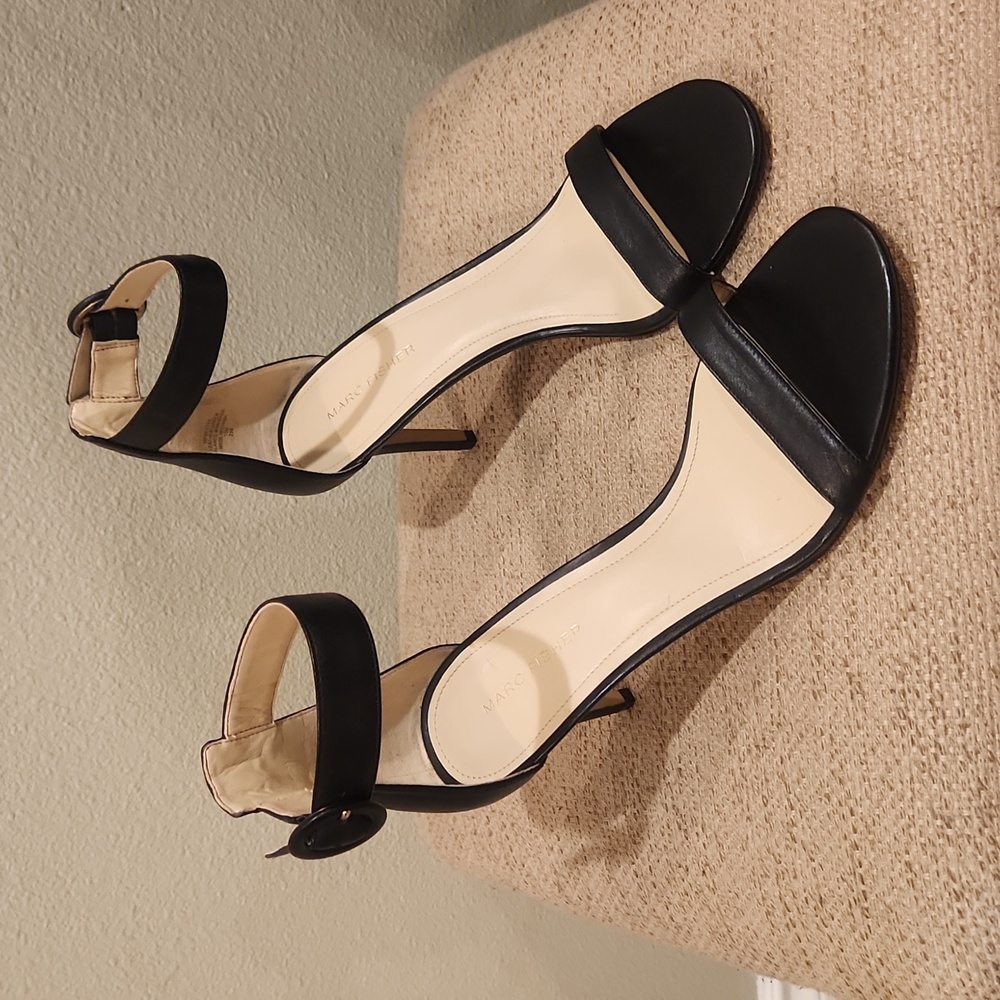 Marc Fisher ankle strap leather sandals Size 10